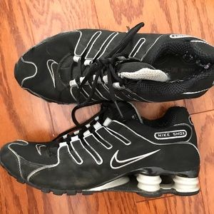 SZ 10 women’s Nike shox